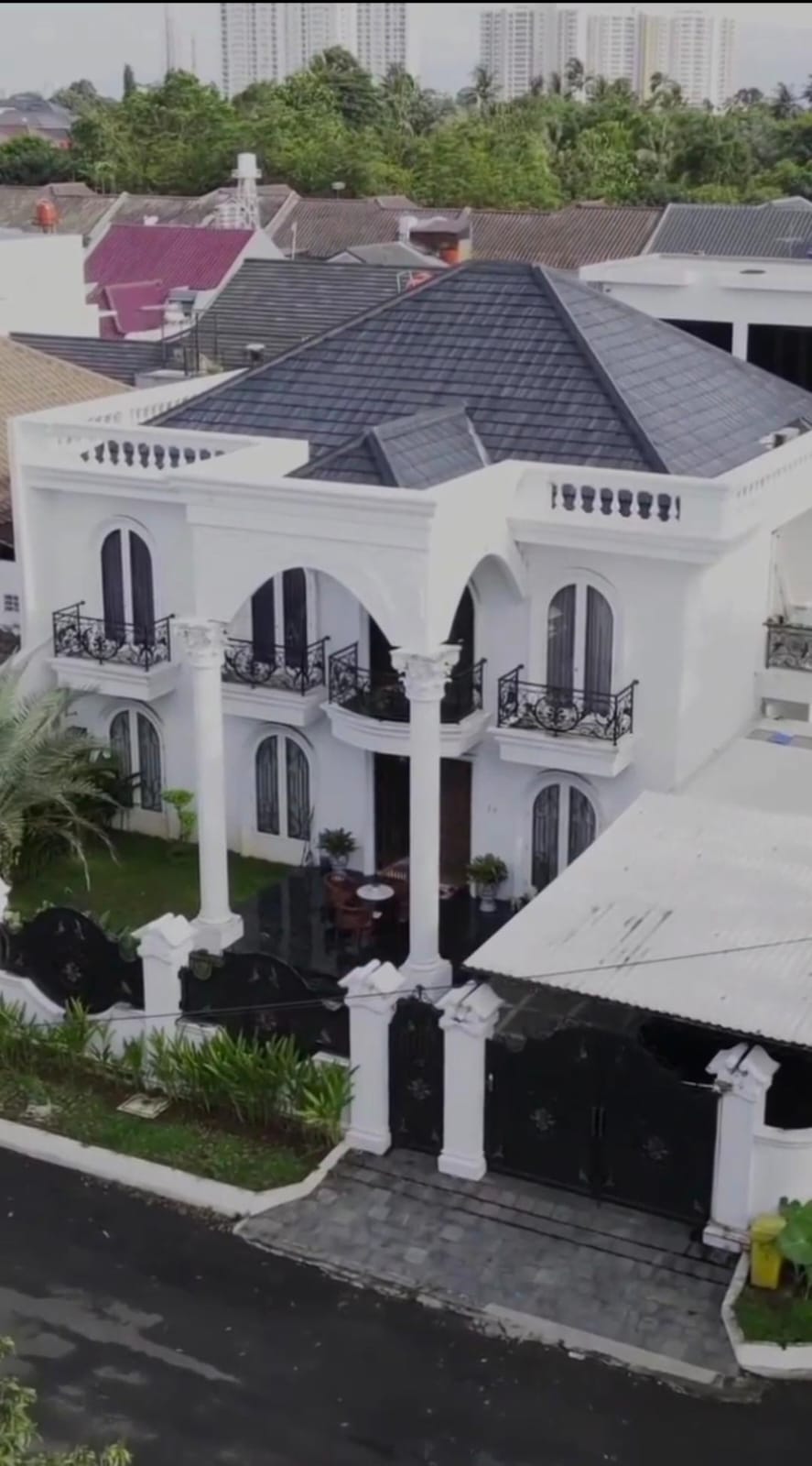 Property sejenis